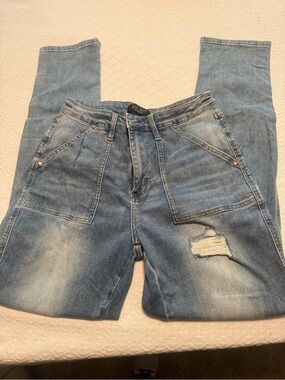 Judy Blue Light Blue Distressed Boyfriend Jeans NWOT 13/31